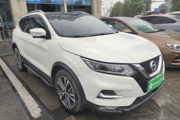 Used Nissan Qashqai 2022 2.0L CVT XV Premier Luxury Edition Front Right 45 Deg