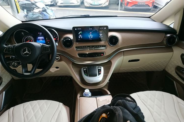 Used Mercedes-Benz V-Class 2021 V 260 Avantgarde Edition
