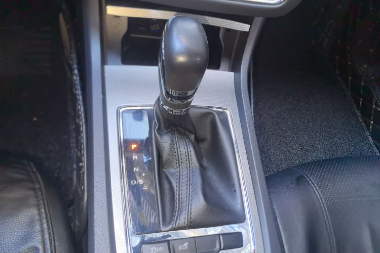 Used Roewe i6 2019 PLUS 1.6L CVT 4G Connected Flagship Deluxe Edition
