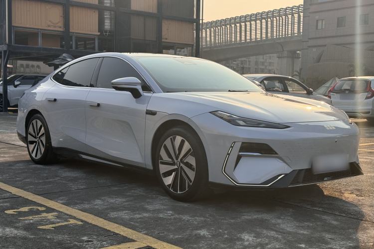 Used Geely Galaxy E8 2024 665 km Range Rear-Drive Starship Long-Range Version