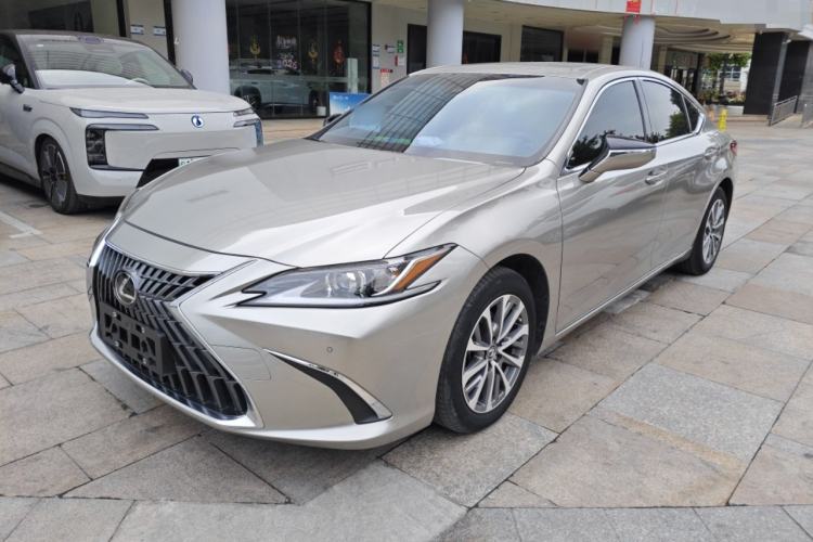 Used Lexus ES 2023 200 Excellence Edition