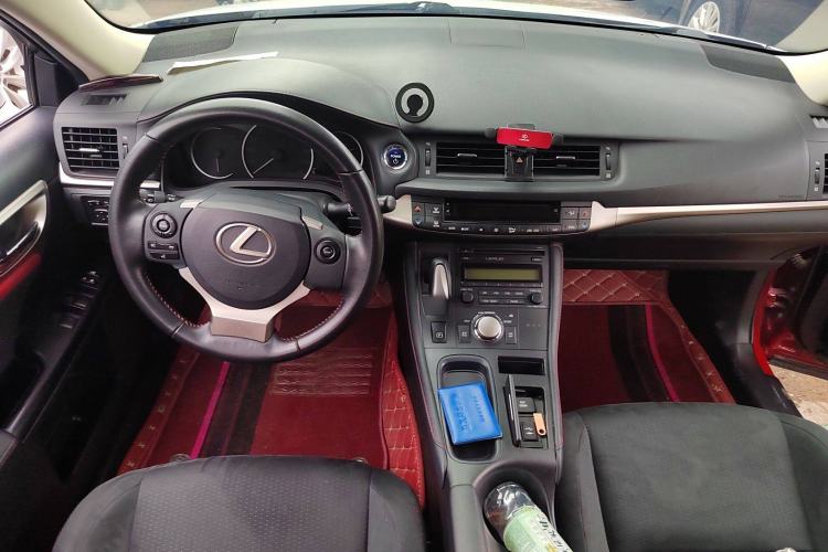 Used Lexus CT 2017 CT200h Elite Edition Two-Tone China V Standard Center Console