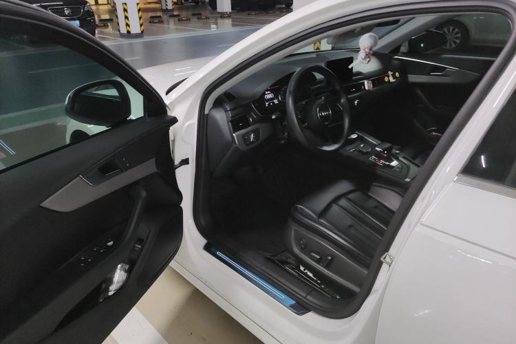 Used Audi A4L 2019 40 TFSI Ambition China VI
