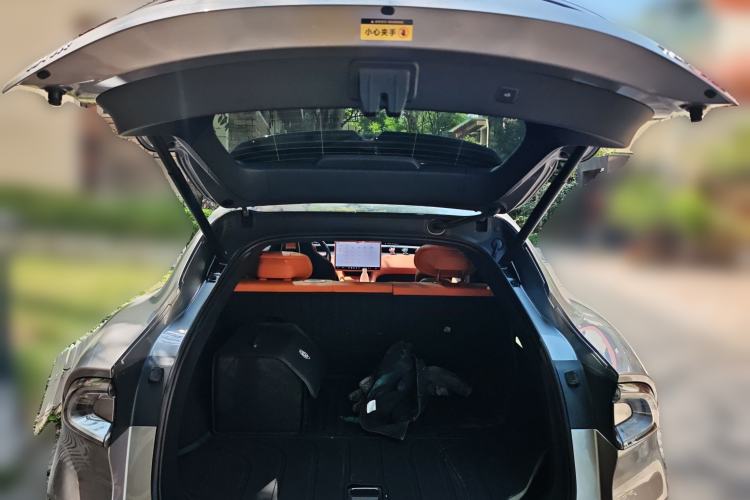 Used Xiaomi Auto YU7 2025 Ultra-Long Range High-Performance All-Wheel-Drive Max Edition
