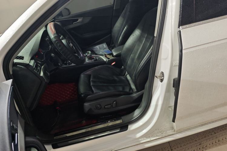 Used Audi A4L 2017 40 TFSI Ambition Edition
