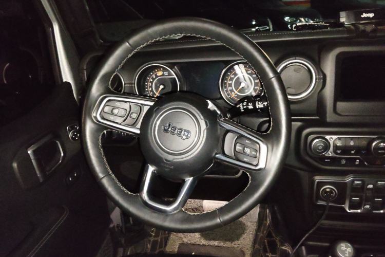 Used Jeep Wrangler 2018 2.0T Sahara Four-Door Edition
