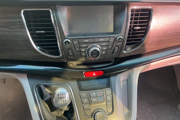 Used JAC Refine M5 2014 1.9T Diesel Manual Business Edition
