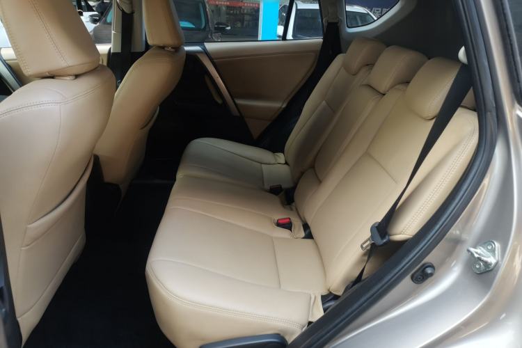 Used Toyota RAV4 2015 2.0L CVT Two-Wheel Drive Fashion Edition
