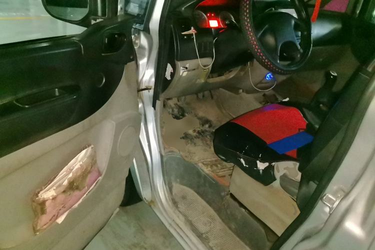 Used FORTHING Lingzhi 2015 V3 1.5L 7-seat Standard Model
