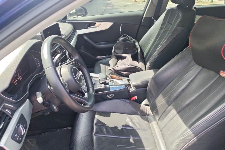 Used Audi A4L 2018 30th Anniversary Edition 40 TFSI Fashion Model
