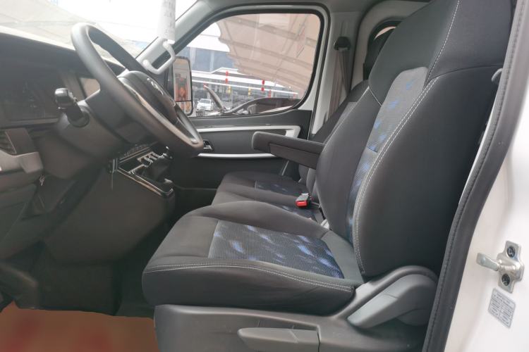 Used Dongfeng Yufeng Yufeng 2023 V9+ 2.0T Manual Front-Drive Multi-Function Short-Chassis Mid-Height 5/6-Seater