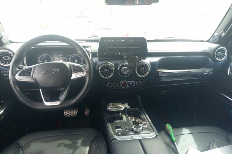 Used BAIC Off-Road BJ40 2020 2.0T Automatic Four-Wheel Drive Urban Hunter Edition Chivalrous Type Center Console