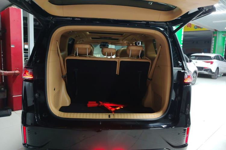 Used VOYAH Dream 2022 Low-Carbon Edition Dream+ Smart Enjoyment Package Trunk