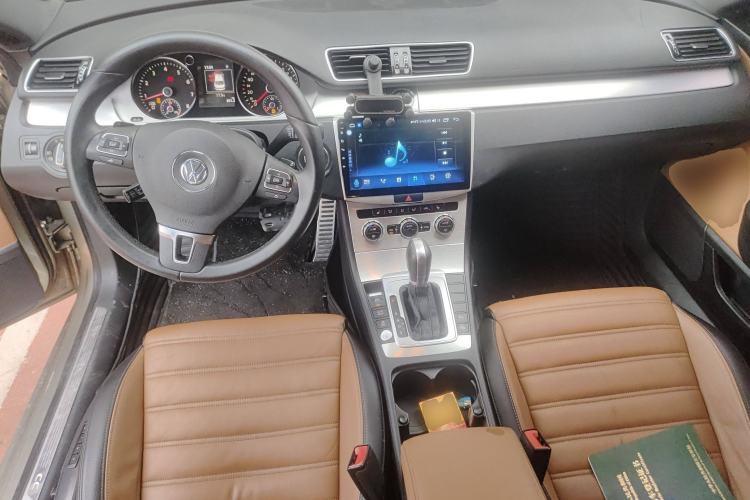 Used Volkswagen FAW-Volkswagen CC 2015 1.8TSI Prestige Model Center Console