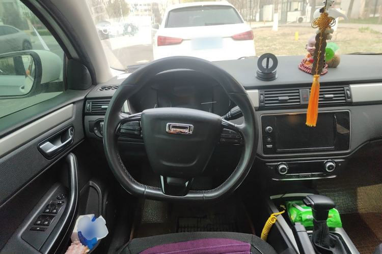 Used Qoros 3 2016 Urban SUV 1.6T Automatic ZhiKu Model
