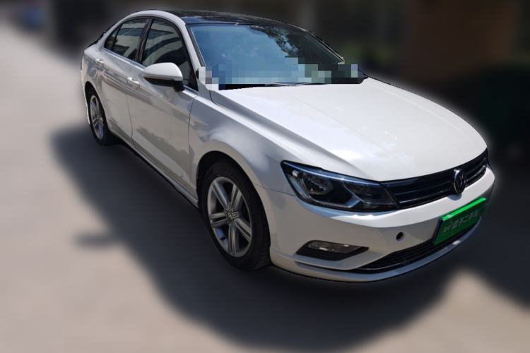 Used Volkswagen Lamando 2017 280TSI DSG Comfort Edition Front Right 45 Deg