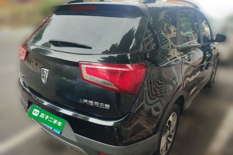 Used Baojun 560 2015 1.8L manual luxury version