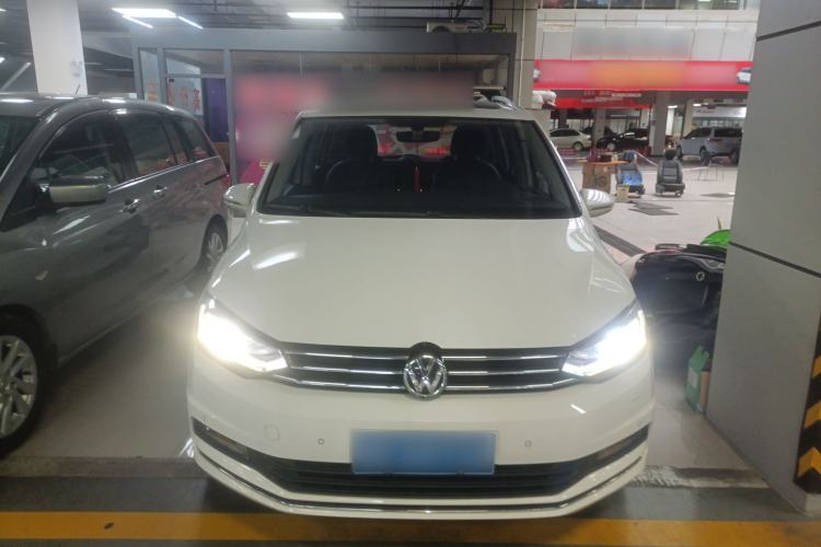 Used Volkswagen Touran 2016 Volkswagen Touran L 280TSI DSG Luxury Edition
