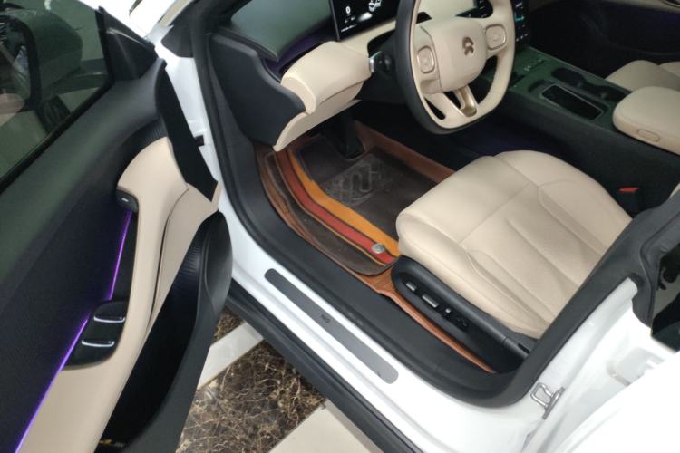 Used Nio ET5 2024 75 kWh Driver Seat