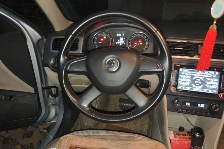 Used Skoda Rapid 2015 1.6L Automatic Smart Selection Model