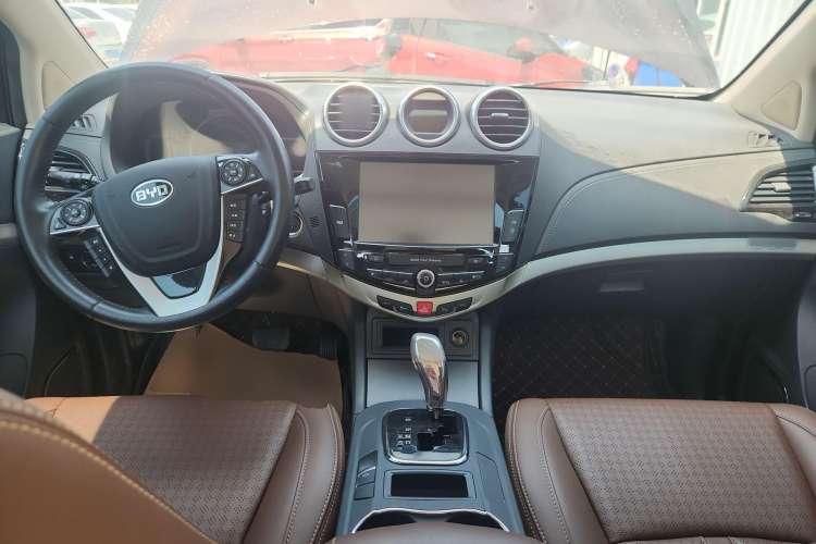 Used BYD S7 2015 2.0T Upgraded Automatic Luxury Version
