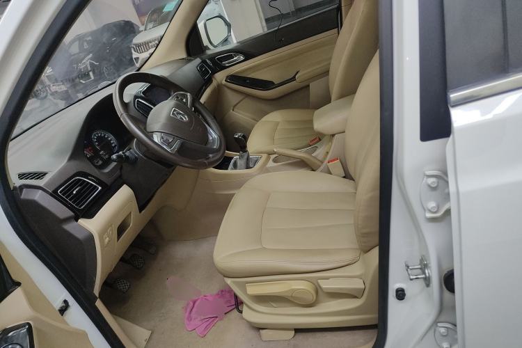 Used Baojun 730 2014 1.5L Manual Luxury Navigation ESP Version 7 Seats