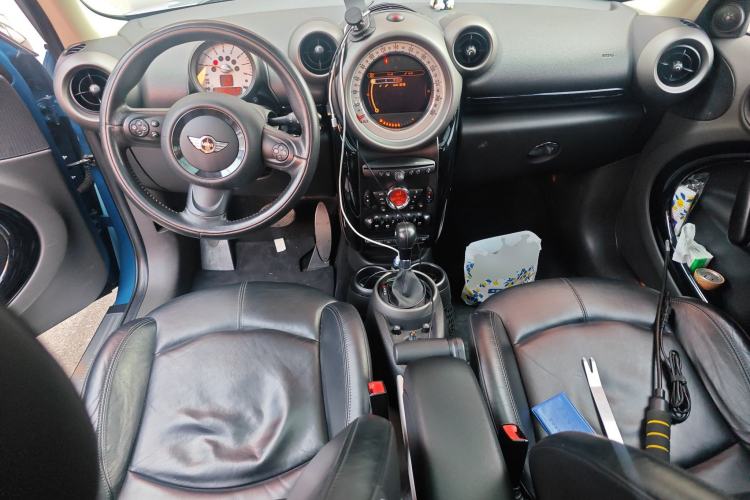 Used MINI Countryman 2011 1.6L COOPER Excitement Center Console