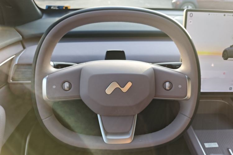 Used ONVO L60 2024 60 kWh Rear-Drive Version