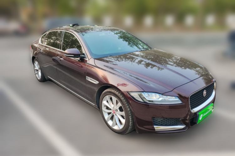 Used Jaguar XFL 2019 XFL 2.0T 250 PS Two-Wheel-Drive Luxury Edition Front Right 45 Deg