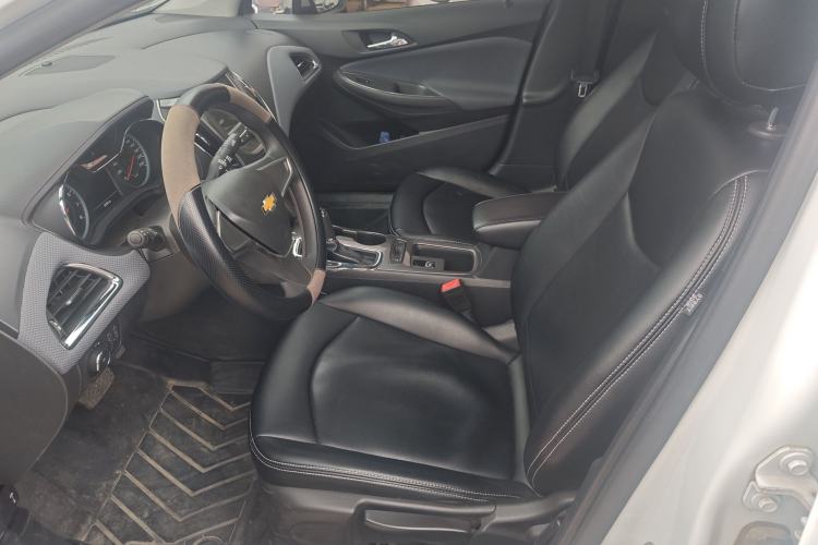 Used Chevrolet Cruze 2018 Revised Version 320 Automatic Pioneer Edition Left Front Seat