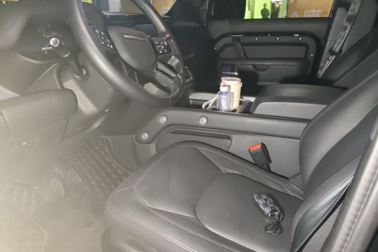 Used Land Rover Defender 2025 110 3.0T P400 – Dynamic HSE Left Front Seat