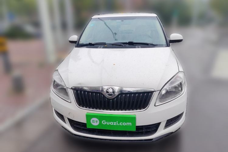 Used Skoda Fabia 2014 1.4L Automatic Crystal Edition
