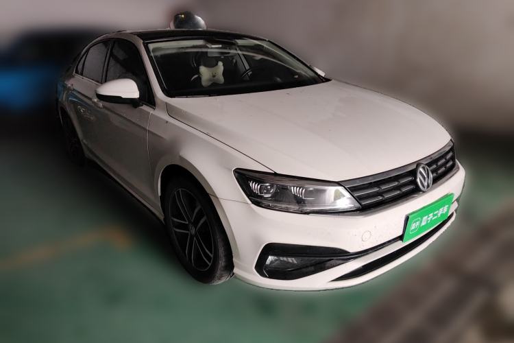 Used Volkswagen Lamando 2021 280TSI DSG Comfort Edition Front Right 45 Deg