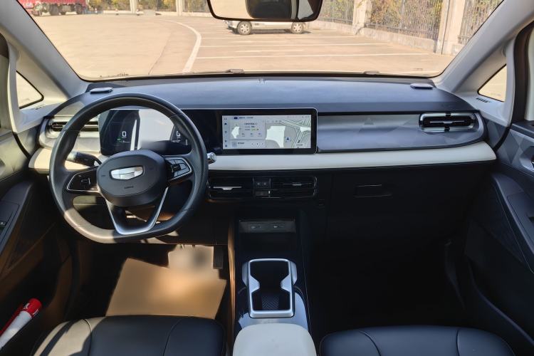 Used Geometry E Firefly 2024 301km Starlight
