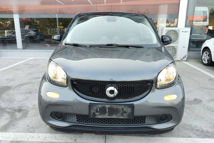 Used smart forfour 2018 0.9T 66 kW Pioneer Edition