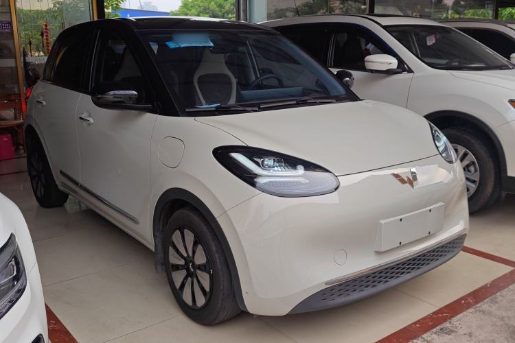 Used Wuling Bingo 2023 410 km Lingxi Deluxe Edition Front Right 45 Deg