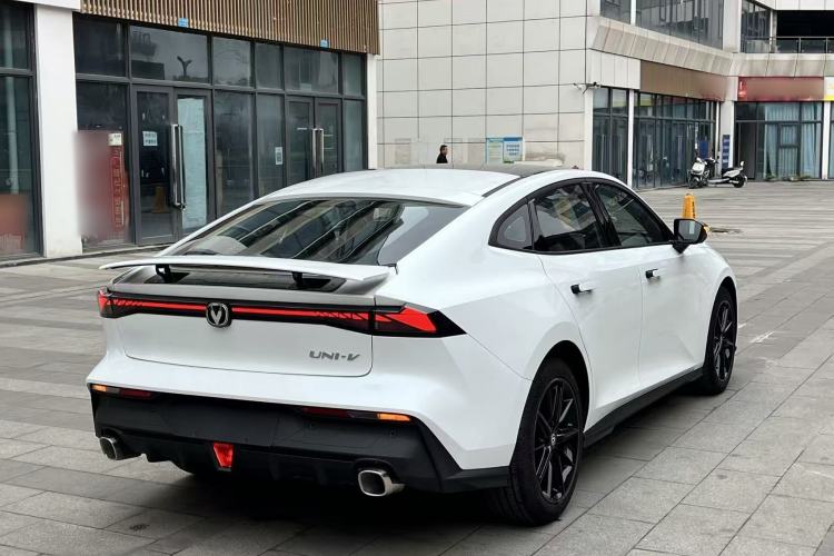 Used CHANGAN UNI-V 2023 1.5T Prestige Model
