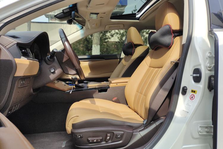 Used Lexus ES 2017 300h Mark Levinson Comfort Edition