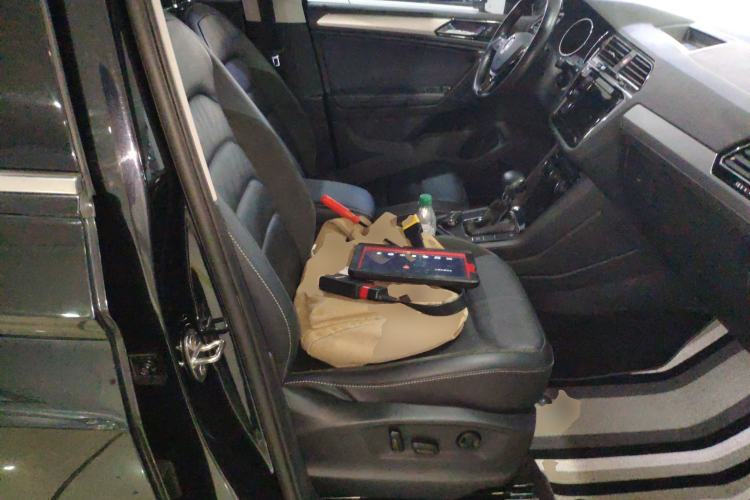 Used Volkswagen Tiguan L 2019 330TSI Automatic Two-Wheel Drive Panoramic Comfort Edition China V Standard Right Front Seat