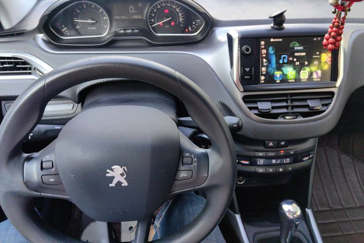 Used Peugeot 2008 2014 1.6L Automatic Excellence Edition