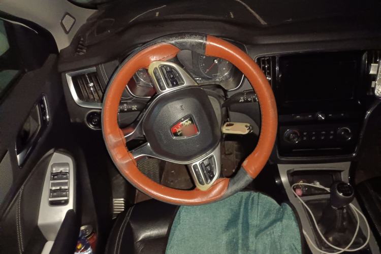 Used Roewe RX5 2016 20T Two-Wheel Drive Manual Flagship Edition
