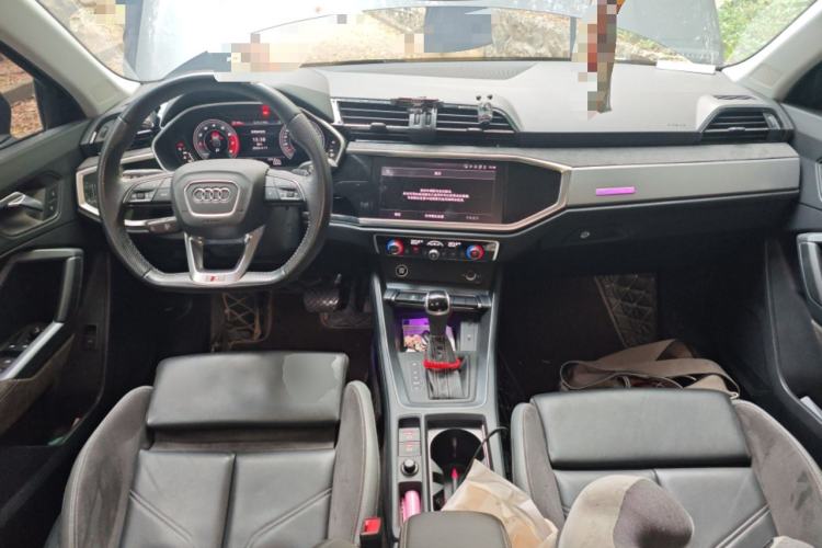 Used Audi Q3 Sportback 2022 40 TFSI Fashion Model Center Console