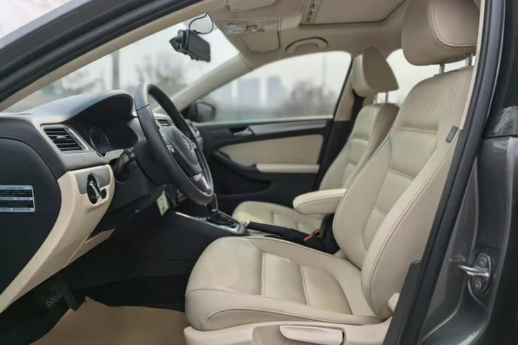 Used Volkswagen Sagitar 2014 1.4TSI Automatic Luxury Model
