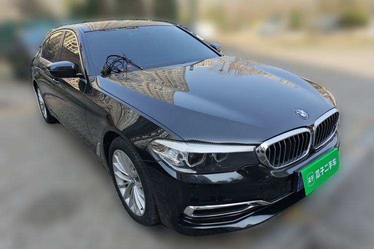 Used BMW 5 Series 2019 530Li Leading Model Luxury Package Front Right 45 Deg