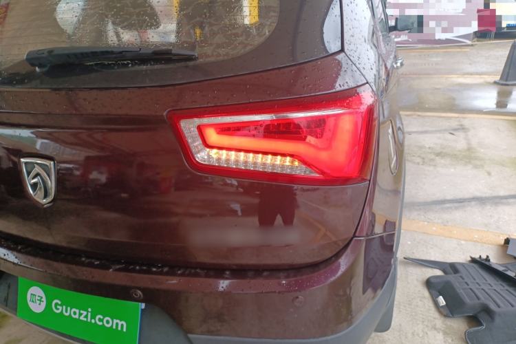 Used Baojun 560 2015 1.8L manual luxury version Right Rear Taillight
