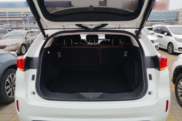 Used Wey VV7 2017 2.0T Flagship Model Trunk