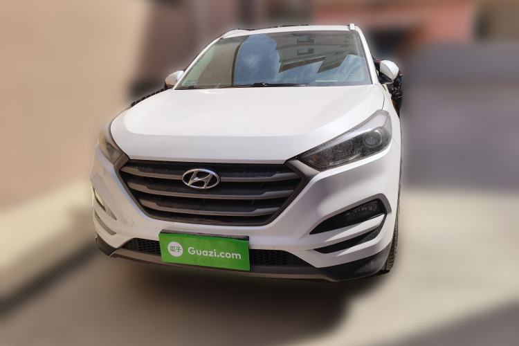 Used Hyundai Tucson 2015 2.0L Automatic Two-Wheel Drive Smart Version
