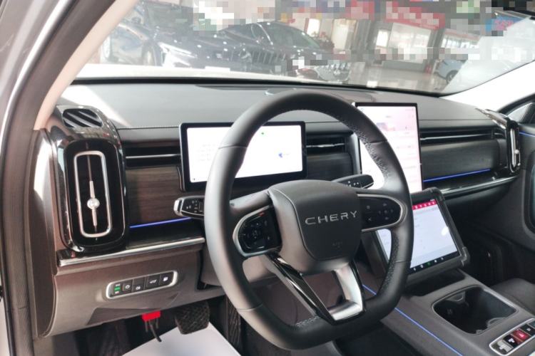 Used Chery Tiggo 7 C-DM 2025 1.5T 120KM Luxury Trim Center Console