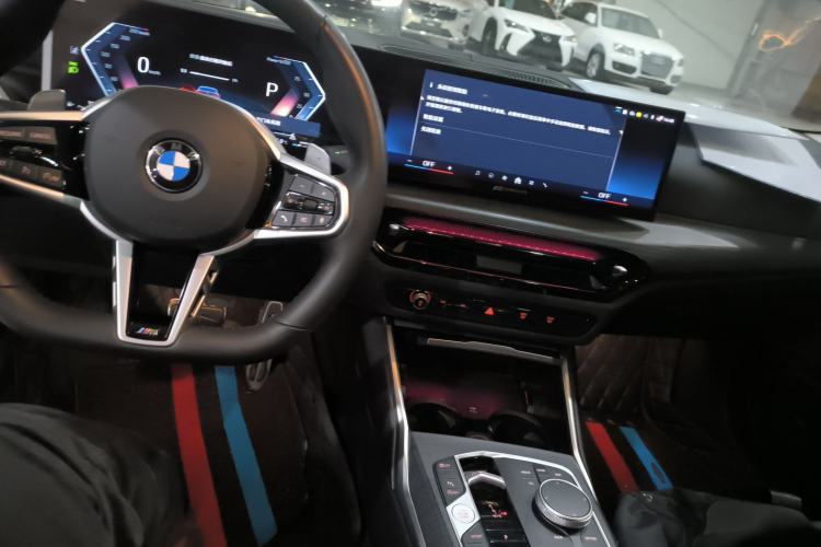 Used BMW 4 Series 2024 425i M Sport Package Center Console