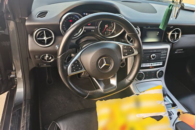 Used Mercedes-Benz SLC 2018 SLC 260 Dynamic Edition Steering Wheel